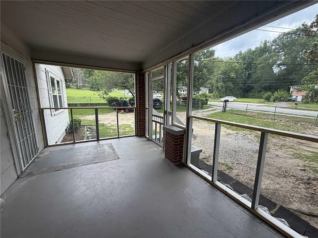 3 bed, 2.0 bath, 1568 sqft, $1,200 — Photo 4