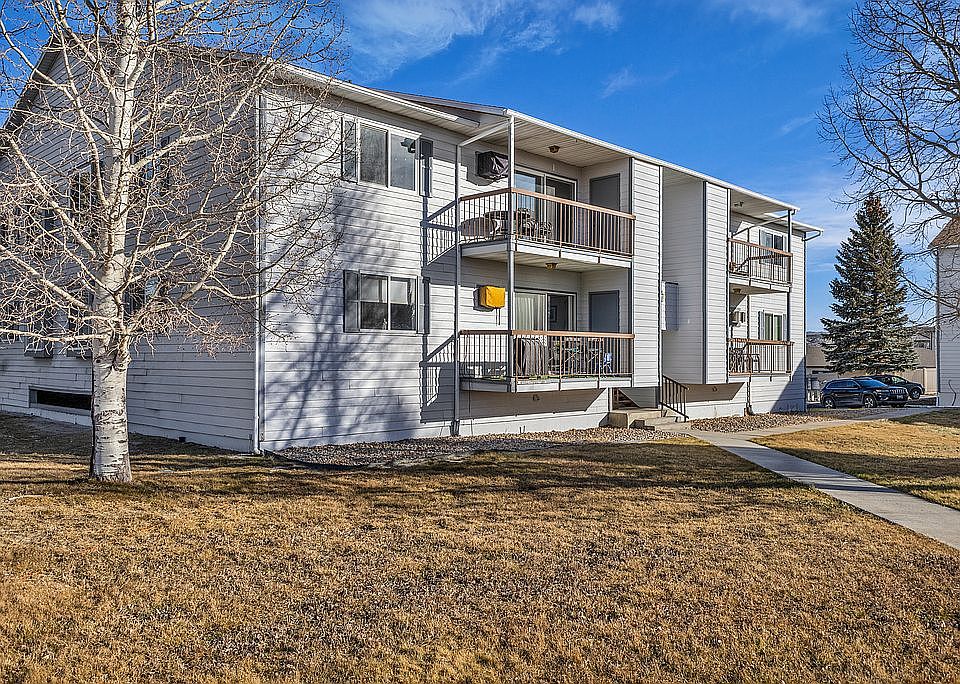 1st image of 2912 Plumtree Dr #2F