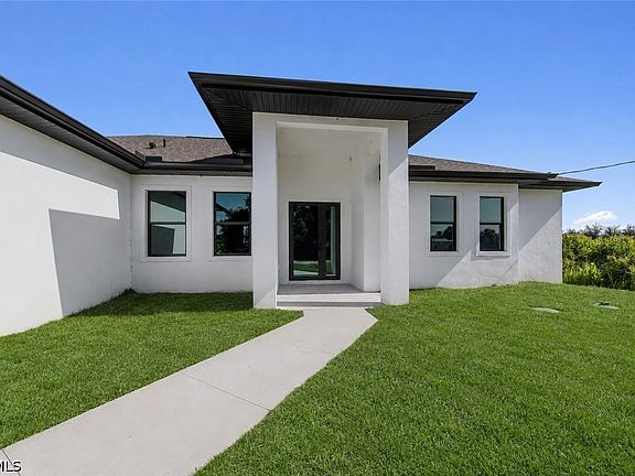 2nd image of 3804 Hyde Park Dr