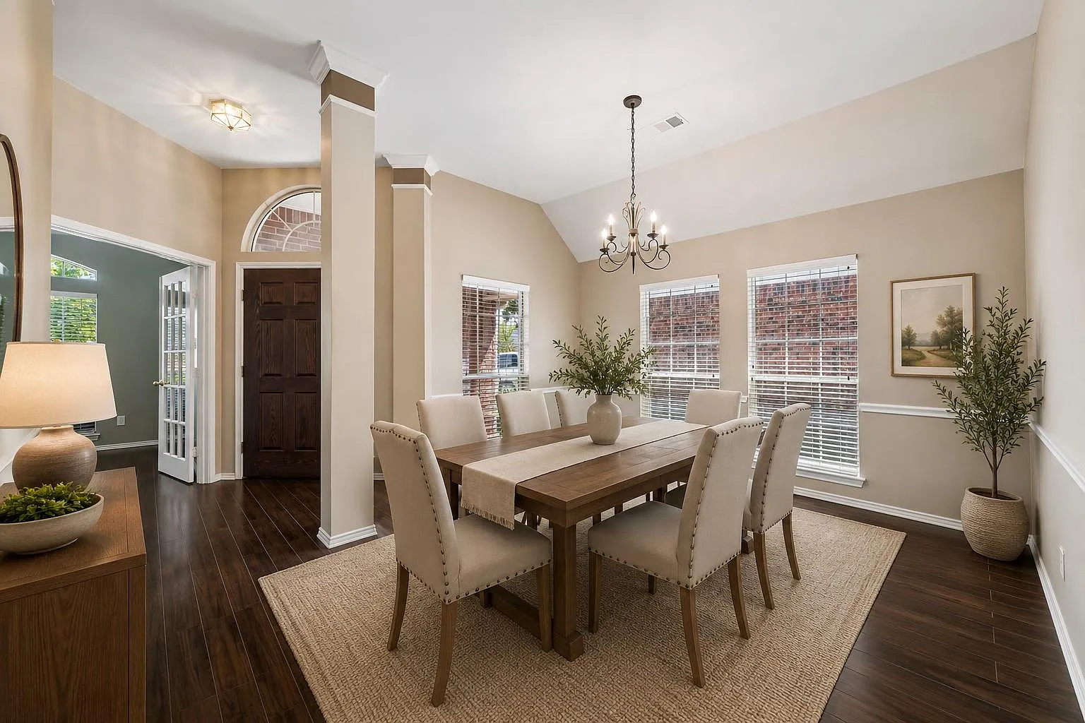 3 bed, 2.0 bath, 2094 sqft, $2,500 — Photo 4