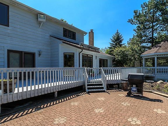 2nd image of 2882 Istra Ln