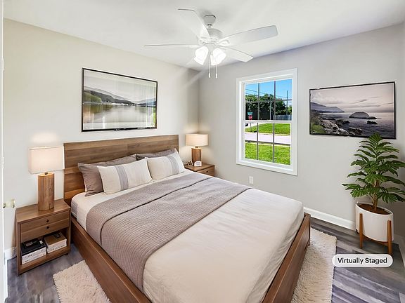 4th image of 3201 Veranda Cir
