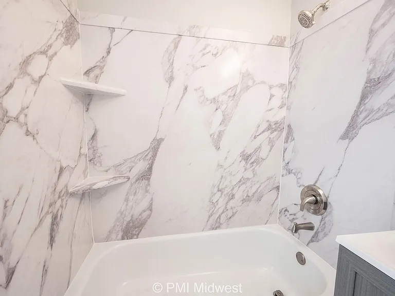 140 E 19th St — Photo 15
