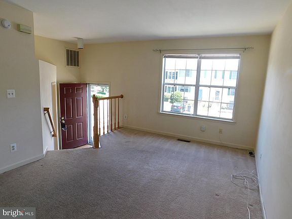 5th image of 104 Ben Neuis Pl