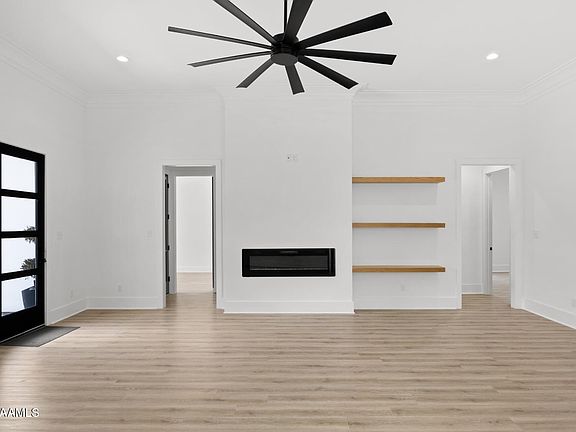 5th image of 102 Timber Mill St