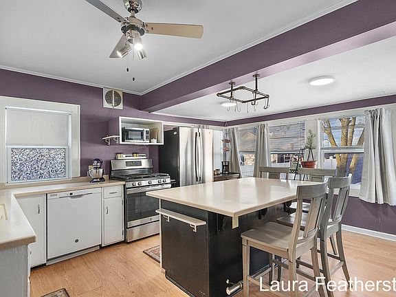 5th image of 1143 Fremont Ave NW
