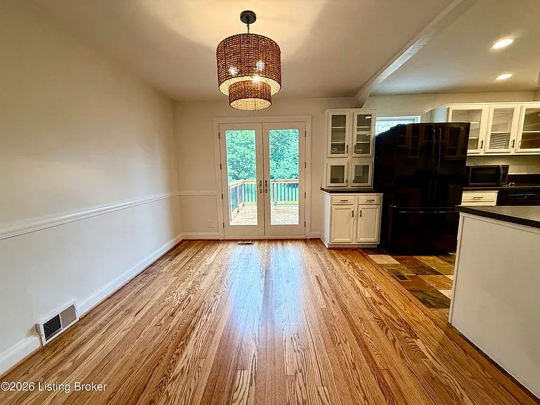 2219 Woodbourne Ave — Photo 6