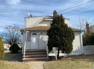 391 Randall Ave, Elmont, NY 11003