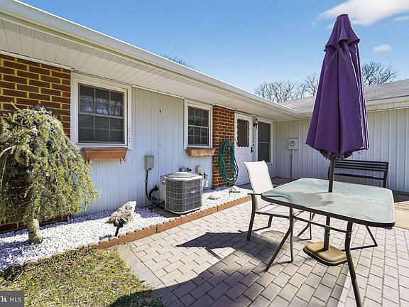 2nd image of 1263B Hamilton Ct