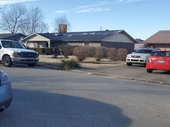 2nd image of 1205 W Linda Ln