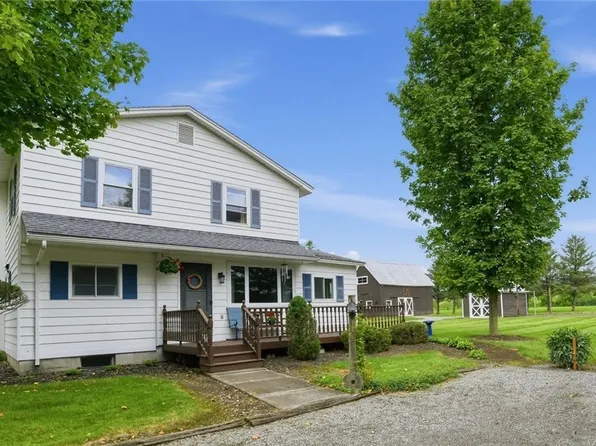 102 Eaton St, Hamilton, NY 13346