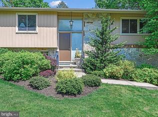 310 Bluff View Dr, Lancaster, PA 17601