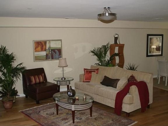 3rd image of 1445 W 224th St