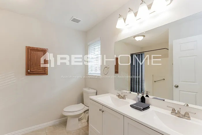 1944 Gallagher St — Photo 13