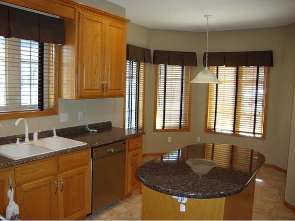5th image of 2770 Park View Ct
