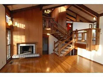 1092 Sterling Ave photo 1