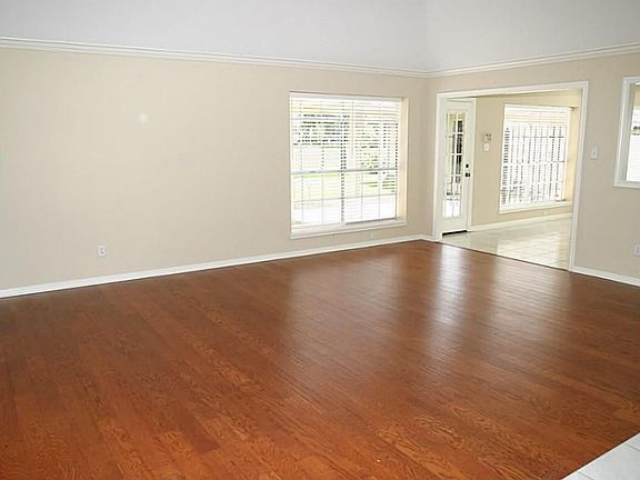 5th image of 15511 Park Estates Ln