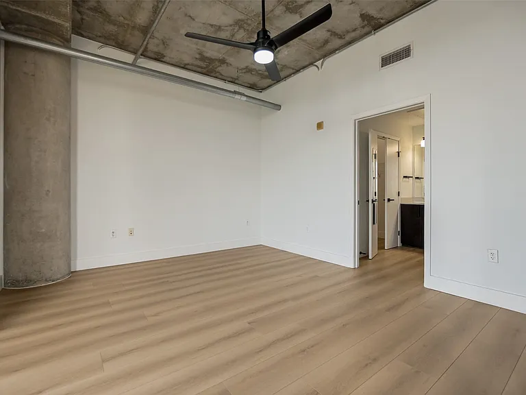 1001 Belleview St #408 — Photo 19