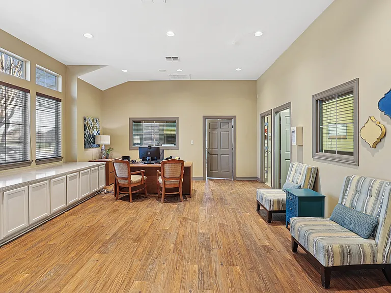 8004 W Virginia Dr — Photo 11