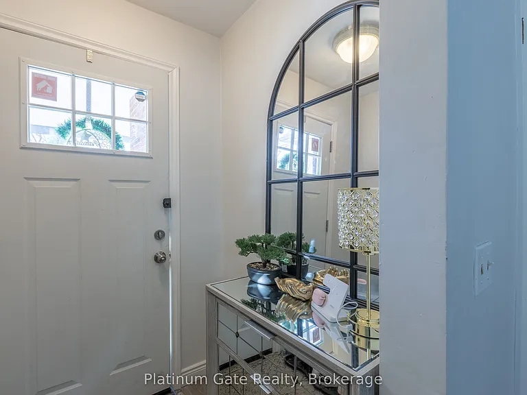 1040 Gladstone Ave — Photo 3