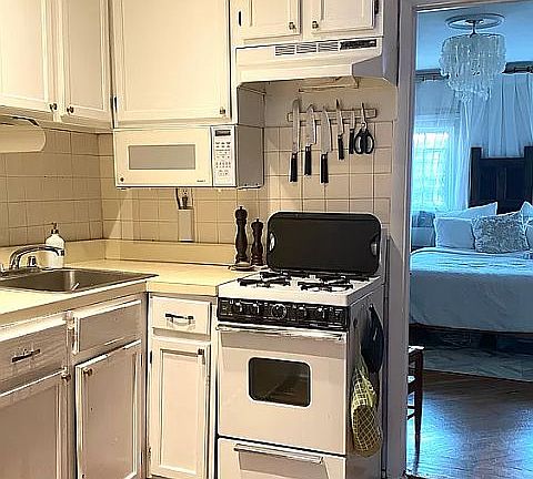 3rd image of 2 Milligan Pl APT 3