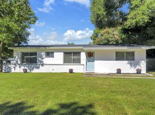 415 Avon Ln, Mary Esther, FL 32569