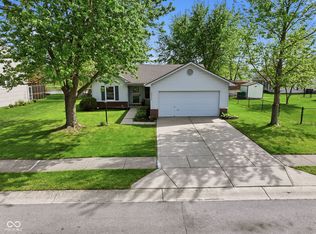 18052 Sanibel Cir, Westfield, IN 46062