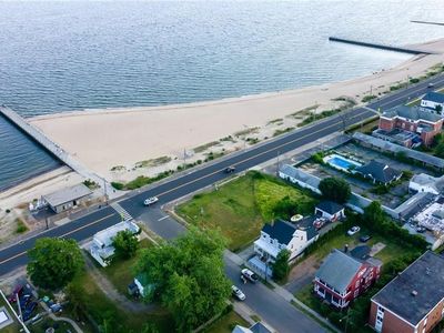 12 East Avenue, West Haven, CT, 06516