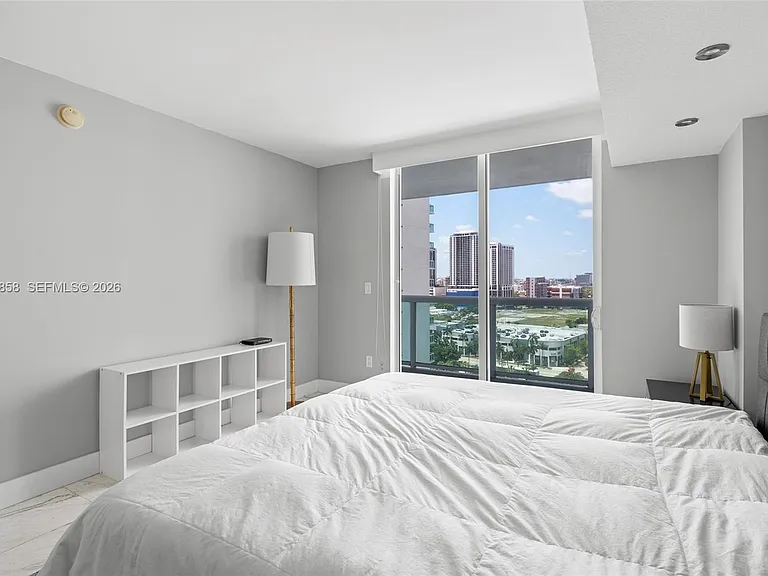 1800 N Bayshore Dr #1806 — Photo 21