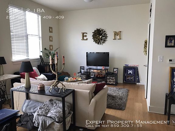 2nd image of 220 Cedar St #409