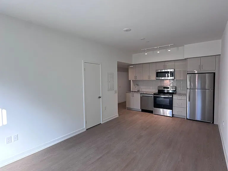 4010 Eglinton Ave W #403 — Photo 8