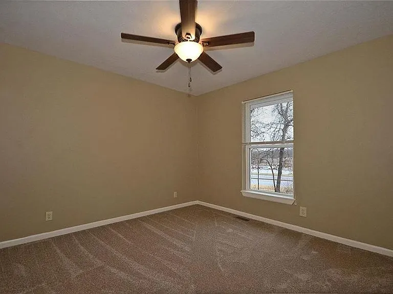 6130 NE Vivion Rd — Photo 12