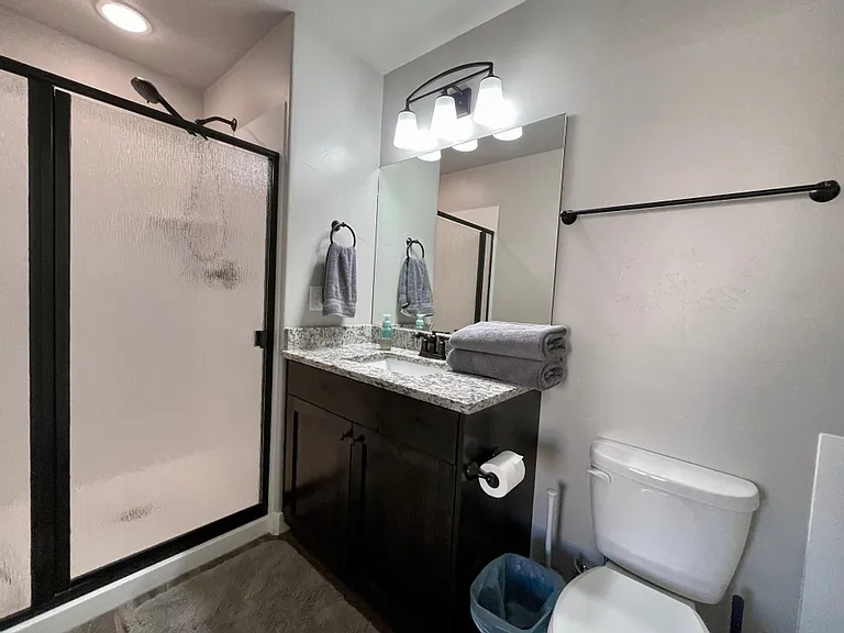 371 W Knights Ln — Photo 10