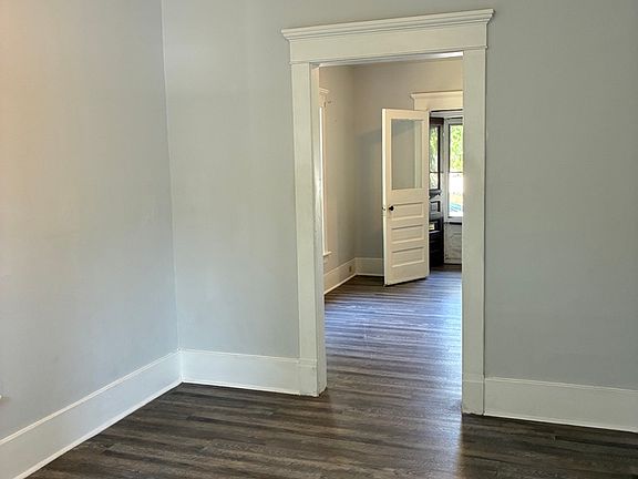 5th image of 2212 Myrtle St