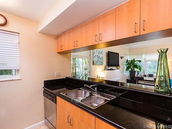 5th image of 600 Euclid Ave APT 2