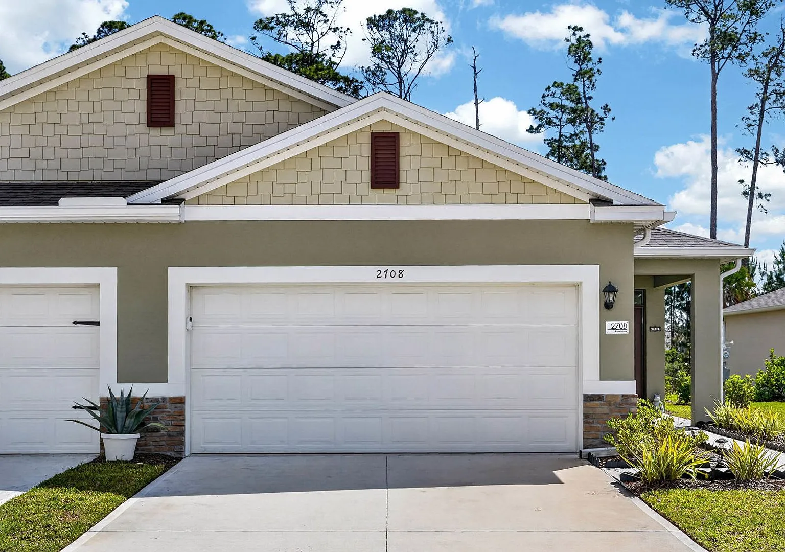 2/2 Townhome in Halifax Plantation — Photo 1