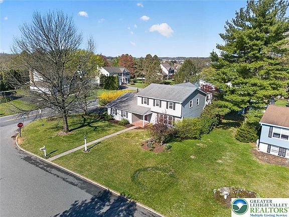 5th image of 1078 Hill Dr