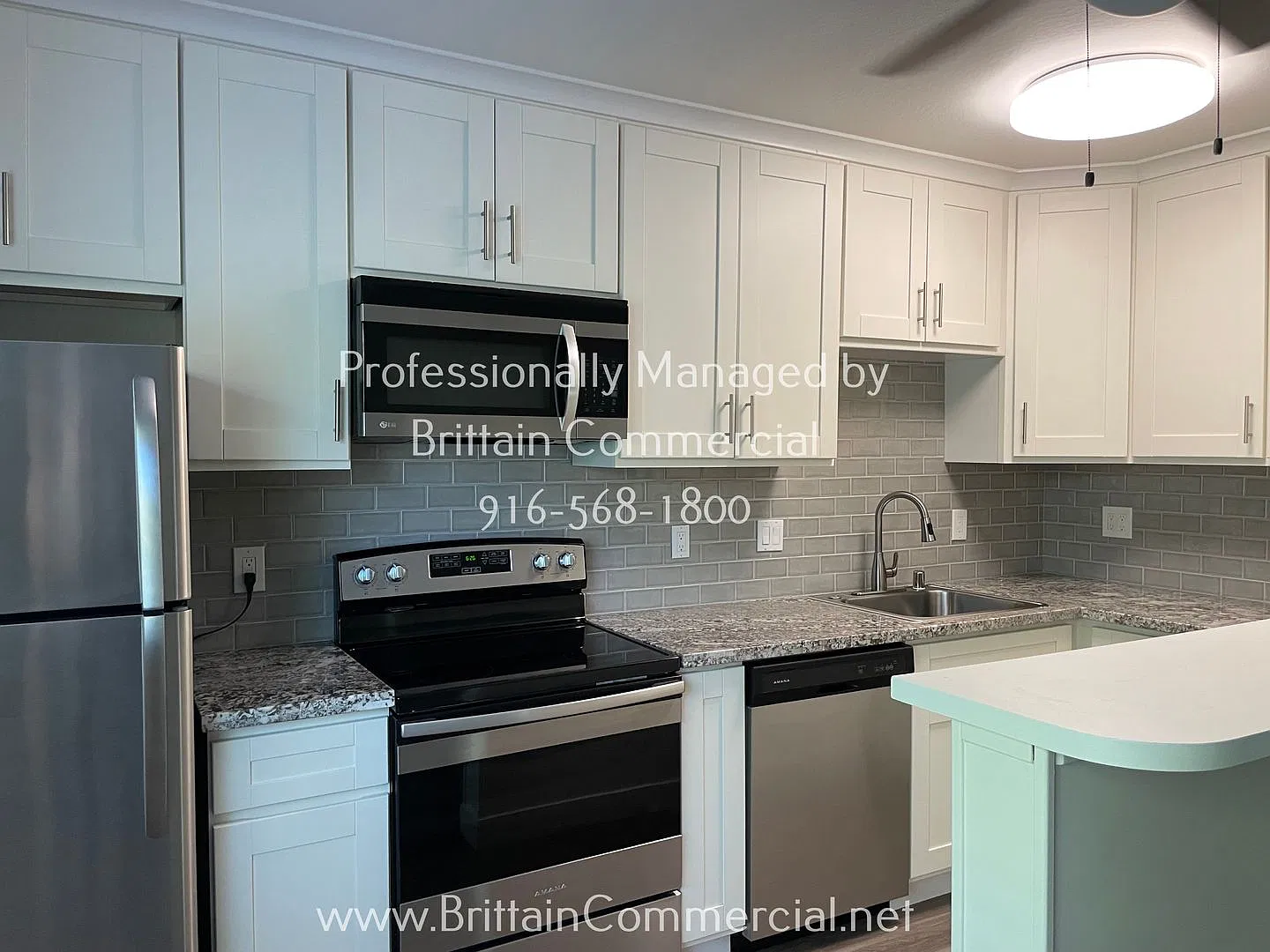 Spacious Upstairs 1 Bed 1 Bath, Must See! — Photo 1