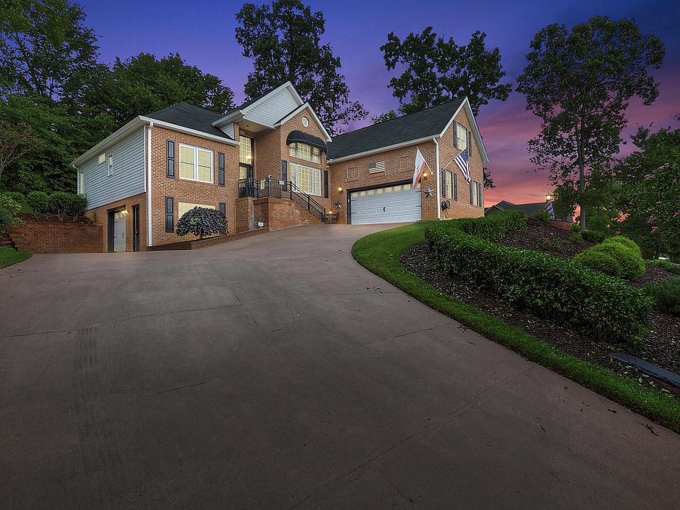 1st image of 612 Glen Oaks Pl