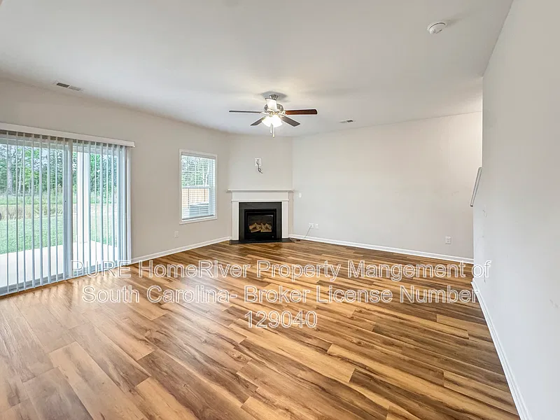 5 bed, 3.0 bath, 2225 sqft, $2,275 — Photo 3