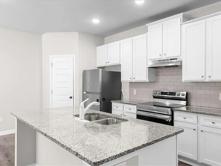 200 Vickery Ln NW — Photo 3