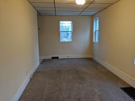 4th image of 119 N Pleasant St #121