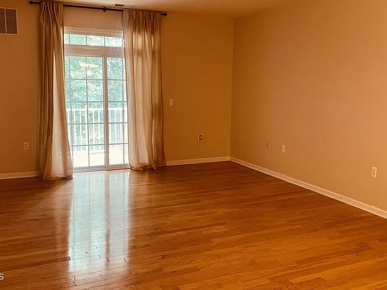 523 Sophee Ln #1000 — Photo 6
