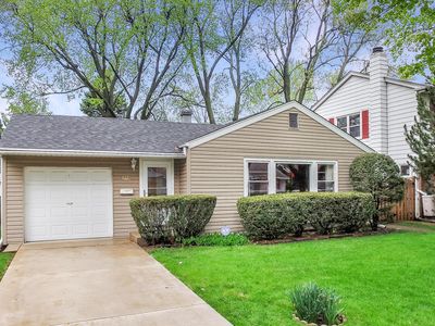 652 S 6th Ave, Des Plaines, IL, 60016