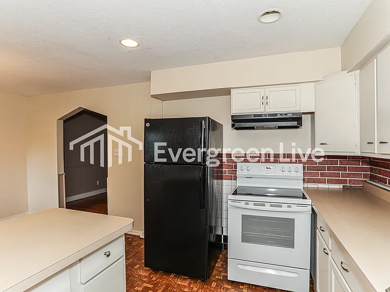2161 Sylved Ln — Photo 7