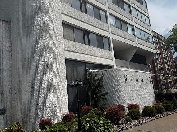 2nd image of 550 Clay Ave APT 10D