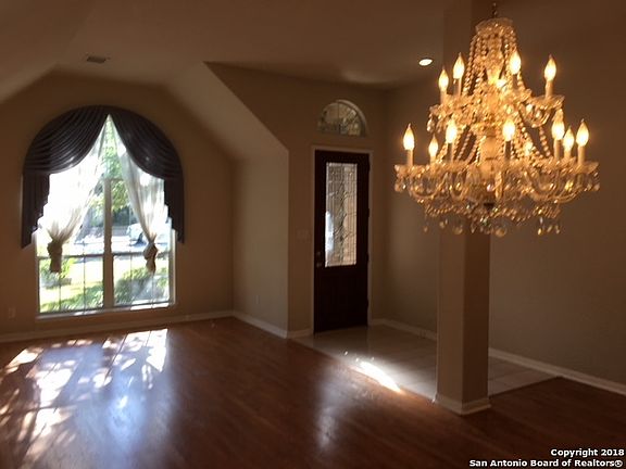 5th image of 217 Oak Creek Dr