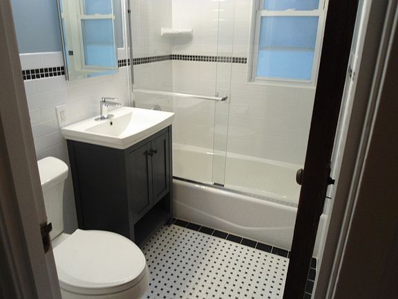 2nd image of 2052 31st St APT D2
