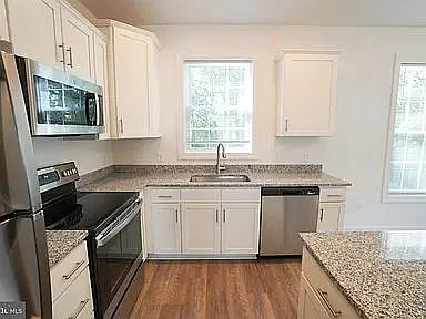 22 Parkview Dr — Photo 2