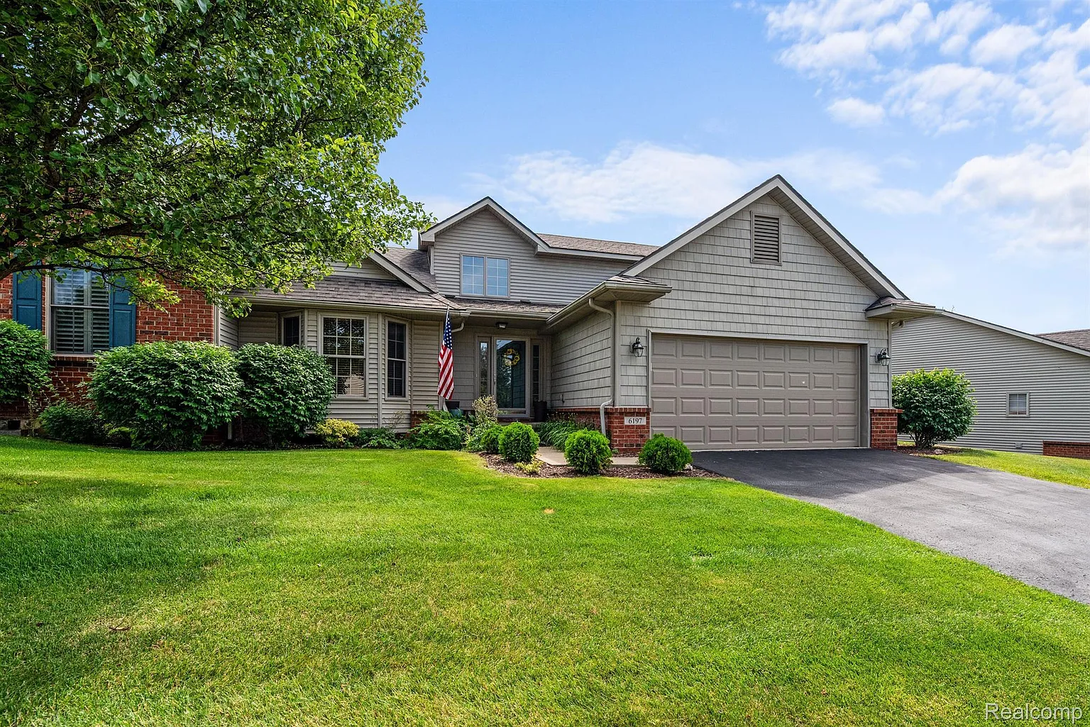 6197 Mountain Laurel Dr photo 1